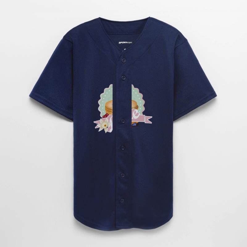 Charming pancake motif with cream and berries